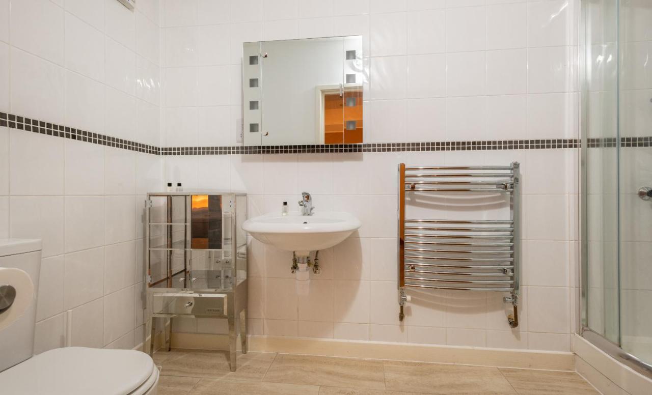The Southwick Sanctuary - Large 6Bdr With Terrace Apartment London Bagian luar foto